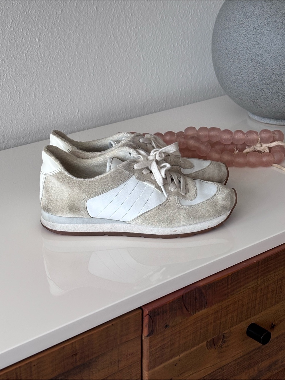Vince Rare White Suede Leather Sneakers Gum Sole Minimalist Shoe 6
